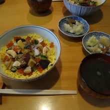 香物、しじみのお吸い物付き