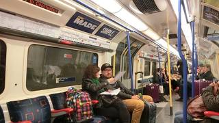 ストや運休には気をつけて。ロンドン市内の足。