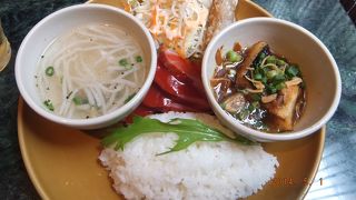 コロニアル建物で