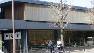 フランスにまである日本を代表する和菓子屋さん。