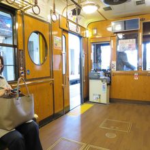 降車時は運転手さんがいる前方のドアから。