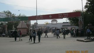 大きな駅です。ひとも多いです。