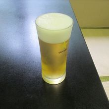 まずはビール