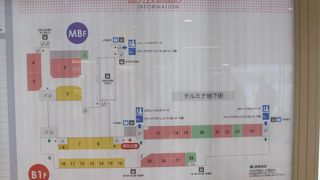 近鉄、ＪＲ、地下鉄、名鉄と直結しています。