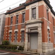旧三菱銀行の建物