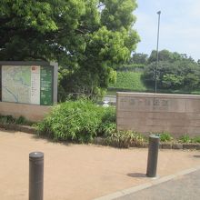 「千鳥ヶ淵緑道」も整備されていますので…