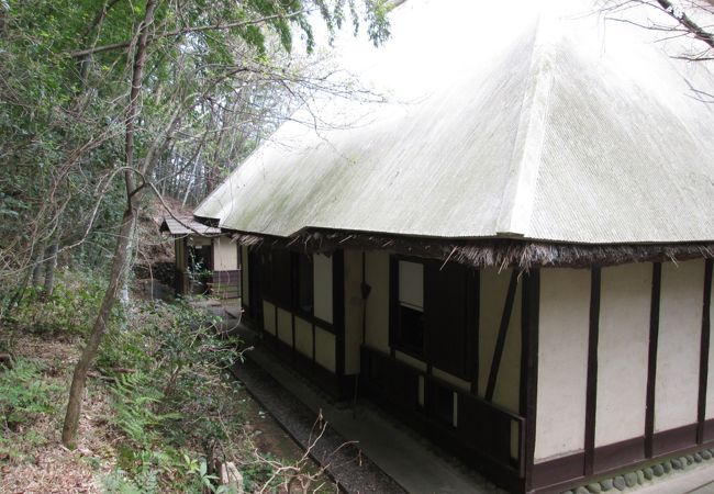 茅葺の家屋・・・癒されます