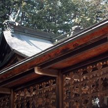 本殿附透塀。こちらも岐阜県指定重要文化財とのこと。