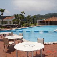 ホテル内のプール　