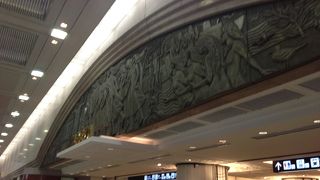 横浜駅直結のショッピング街