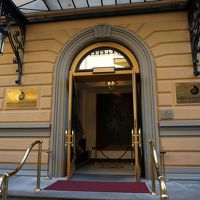 入り口。ロビーも豪華でおしゃれ。