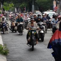 ホテルの目の前はバイクの洪水