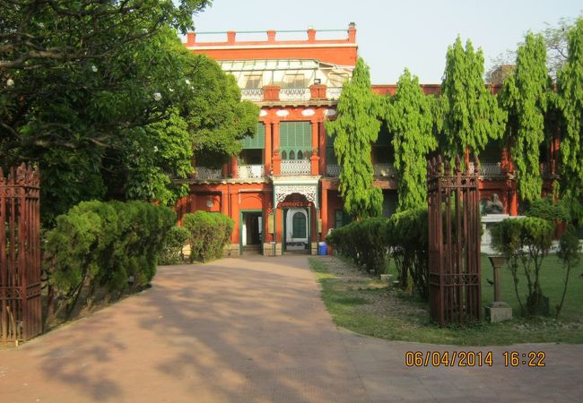 インドを代表する詩人タゴールが住んでいた家です。