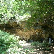沖縄県最古の土器が発見された住居跡