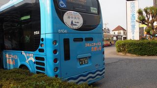 茅ヶ崎市が運営しているブルーのバス