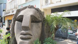 待ち合わせの目印にいいです。