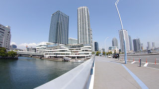 海べりの散策路が楽しい