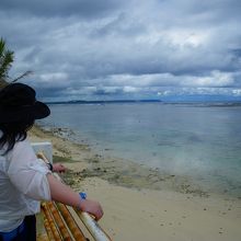 天気がいまいちですが、とてもきれいなビーチです