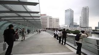 横浜駅をまたいでみらいへ抜ける便利な道