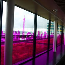 通路にパリを感じる。