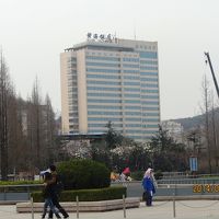 バスを降りたら　大きなホテルですぐに判りました