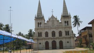 20世紀に建て替えられたとのことです。