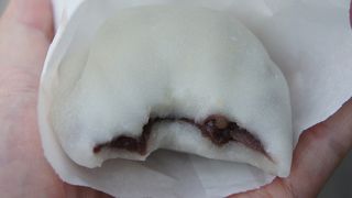 ある意味普通の餡子のお餅なんですが