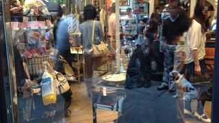 オシャレなリサイクルショップ