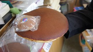 座布団のようなどら焼き