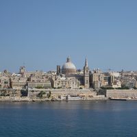 部屋からバレッタ旧市街が見えます