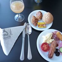 ビュッフェスタイルの朝食