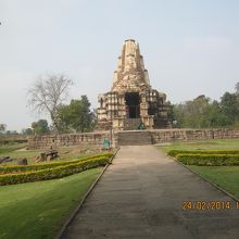 ドゥラーデーオ寺院の姿です。