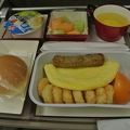 機内食まあまあ。