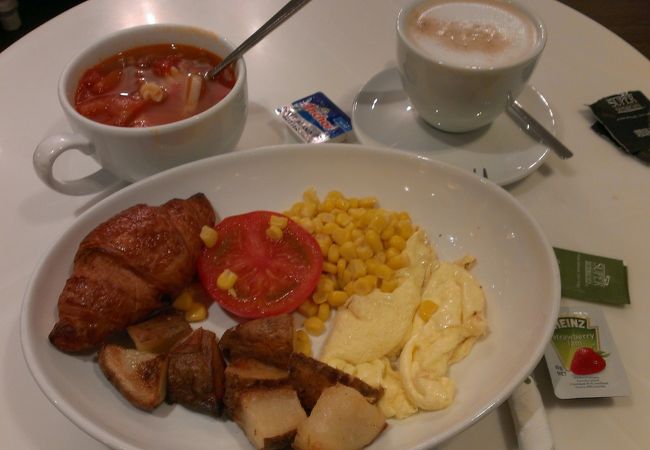 オリバーズ スーパー サンドイッチ (無限極廣場店)