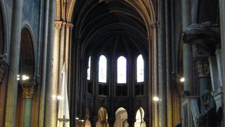 パリ最古の教会