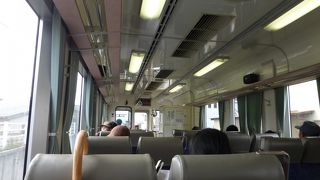 若桜鉄道 --- 鳥取の山奥を走る列車なのですが・・・凄く豪華な普通車でした。