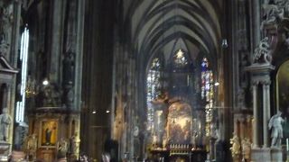 外観は一部工事していました