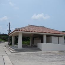 トイレと休憩所