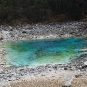 ４～５月は水の量がまだまだ。でも綺麗な色は楽しめます！！