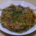 広島へ行ったらお好み焼き。たくさん店があり、色々試してみたいのですが、ここから離れられない。