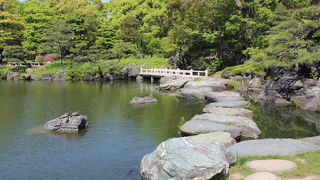 三菱創業の岩崎家三代が築いた名石の庭