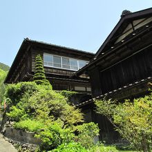 見あげれば青い空