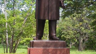 武道館から少し歩けば「吉田茂像」～北の丸公園～