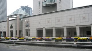 広くて立派な美術館