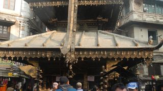 アサンチョークの一角にある寺院