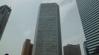 展望室は南西方面の一面のみです