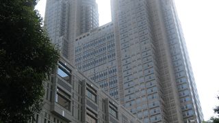 ツインタワーが目印