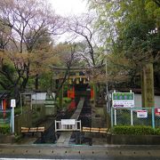 雨の車折神社