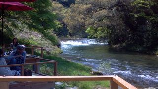 鶴仙渓川床でお茶で一休み