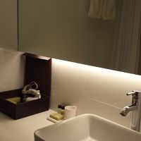 シンプルで割と広いです。